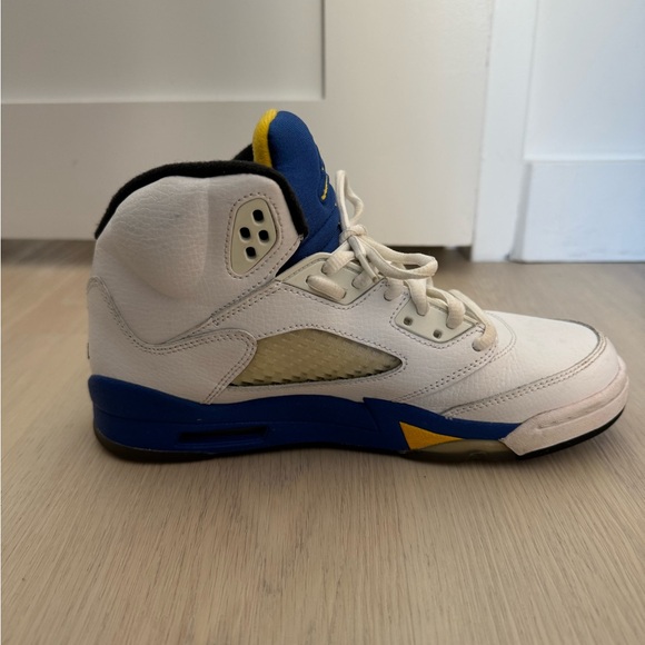 Air Jordan 5 Retro “Laney” sneakers - Picture 9 of 12